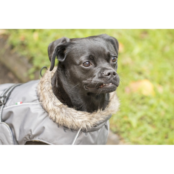 BLACKET Mantel mit Geschirr BLACKET Mantel mit Geschirr